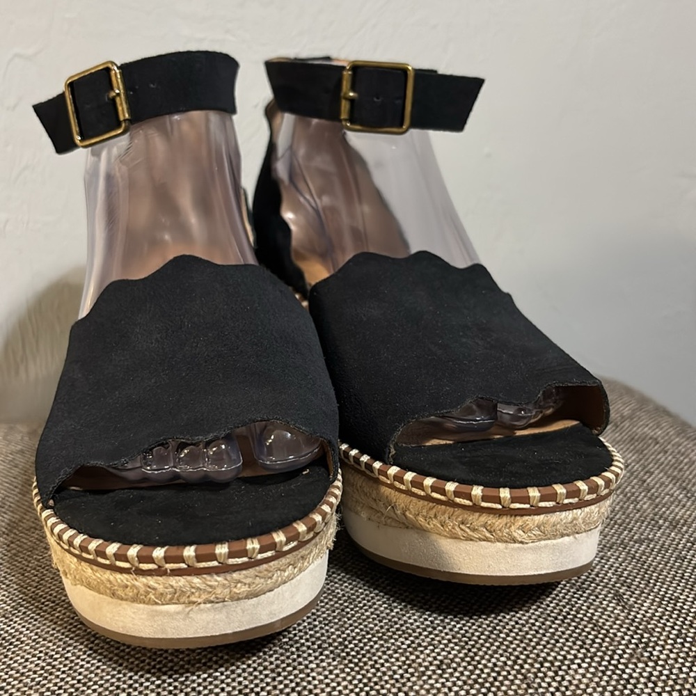 Crown Vintage black strappy wedges, size 9M. - Picture 7 of 16